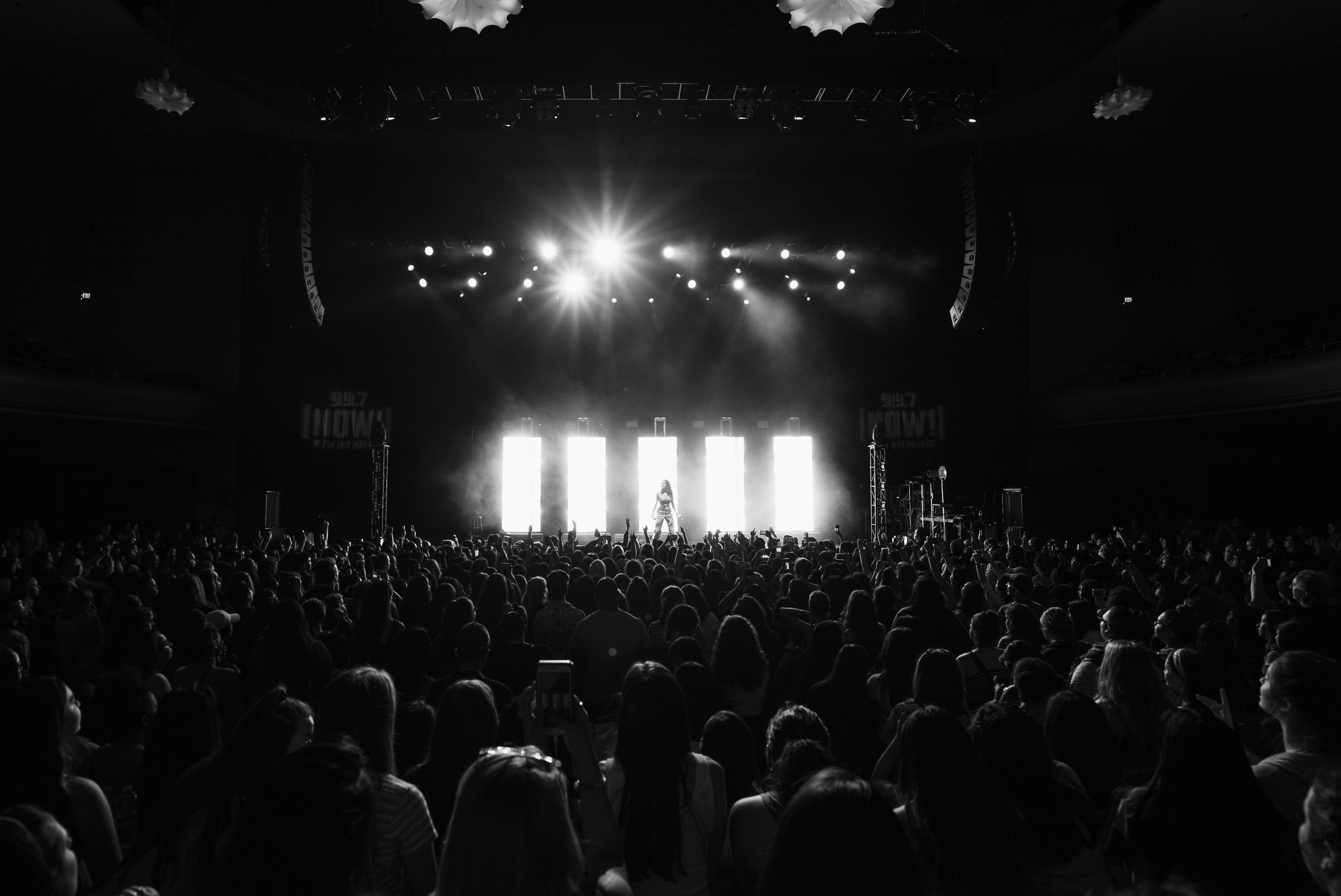 Show Photos 1