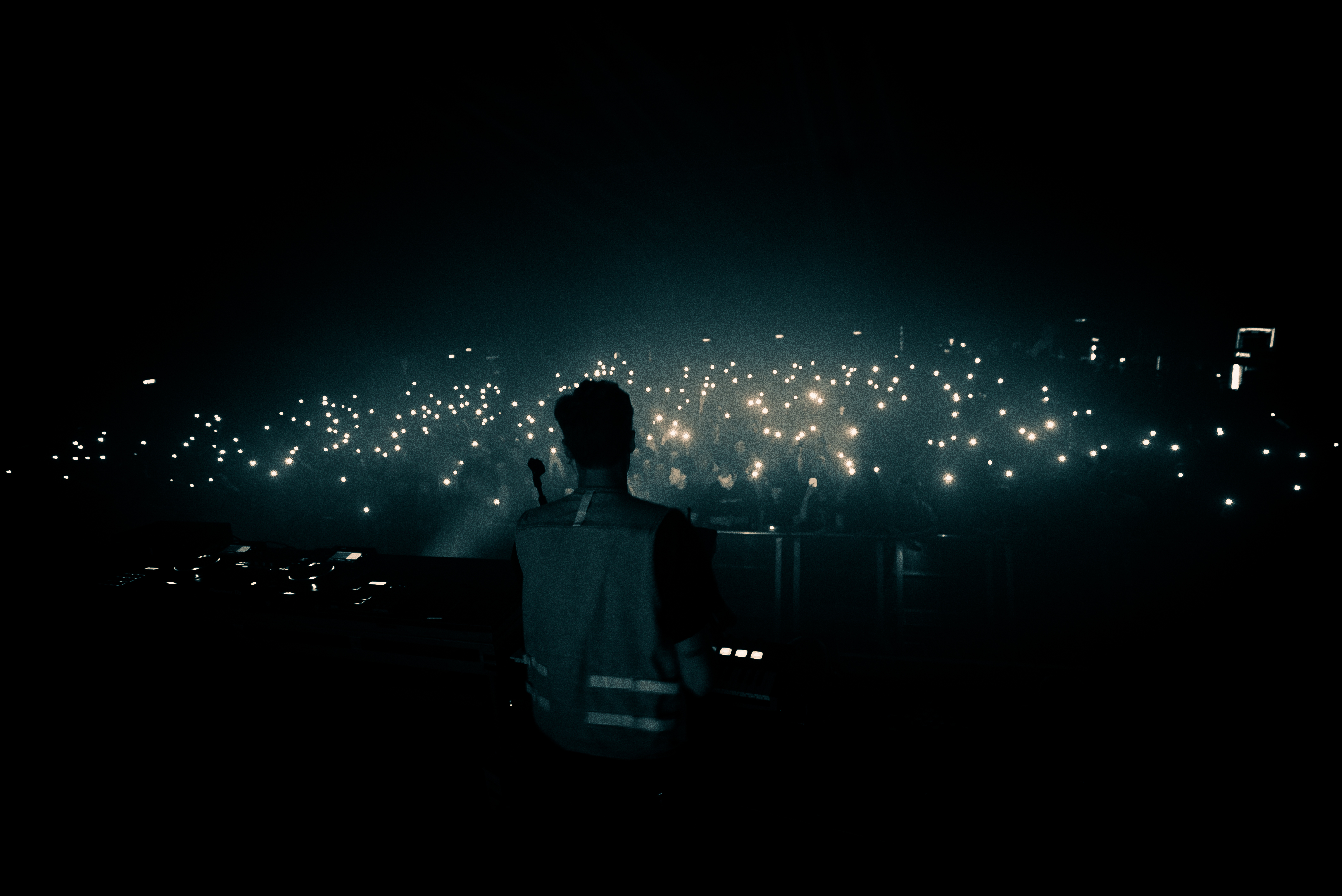 Show Photos 25